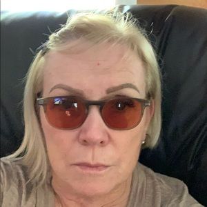 Meet your Posher, Deborah